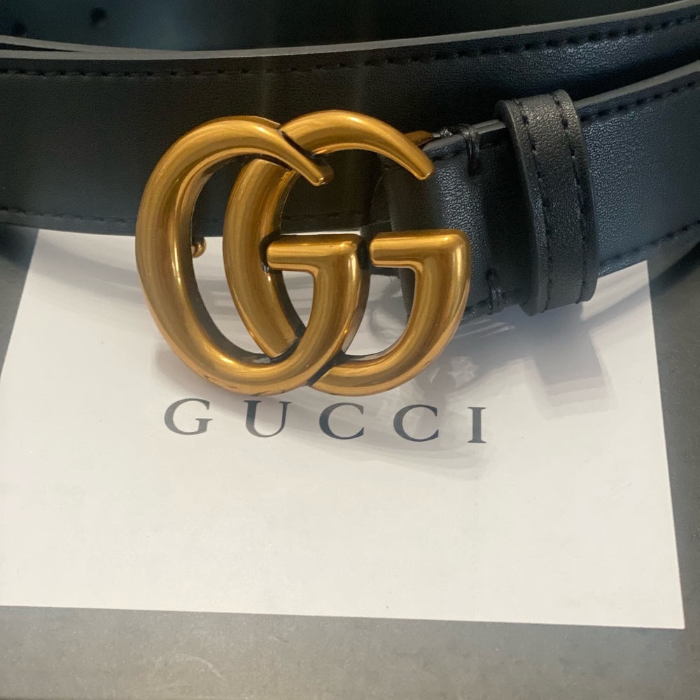 Black Gucci belt